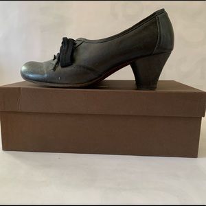 Chie Mihara size10 lace up shoe